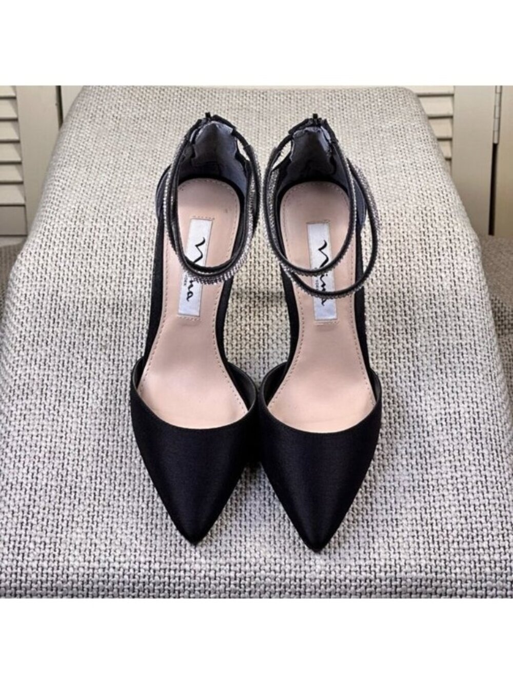 Nina New York Women's Black Satin Nikia Pointed Toe Evening Heels Pumps Size 5 - Picture 2 of 9